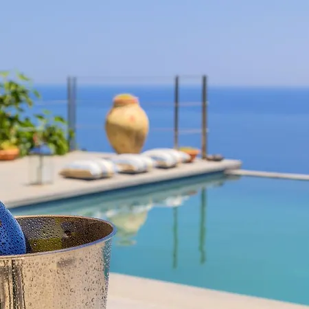 Battiato . N Pool Вилла Ачиреале